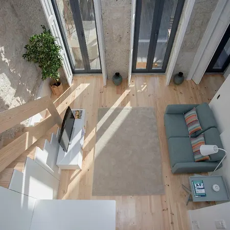 Liiiving In | Terrace & Sunny Apartment