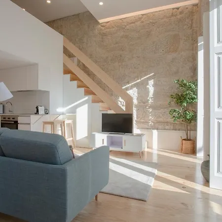 Liiiving In | Terrace & Sunny Apartment